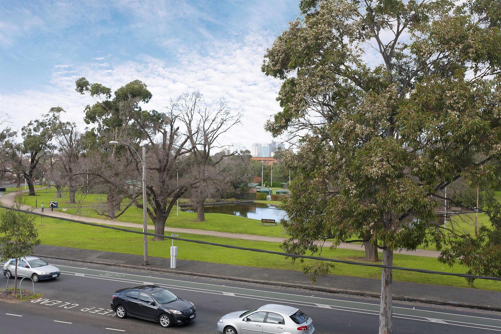 Melbourne'S Princes Park Hotel Екстер'єр фото