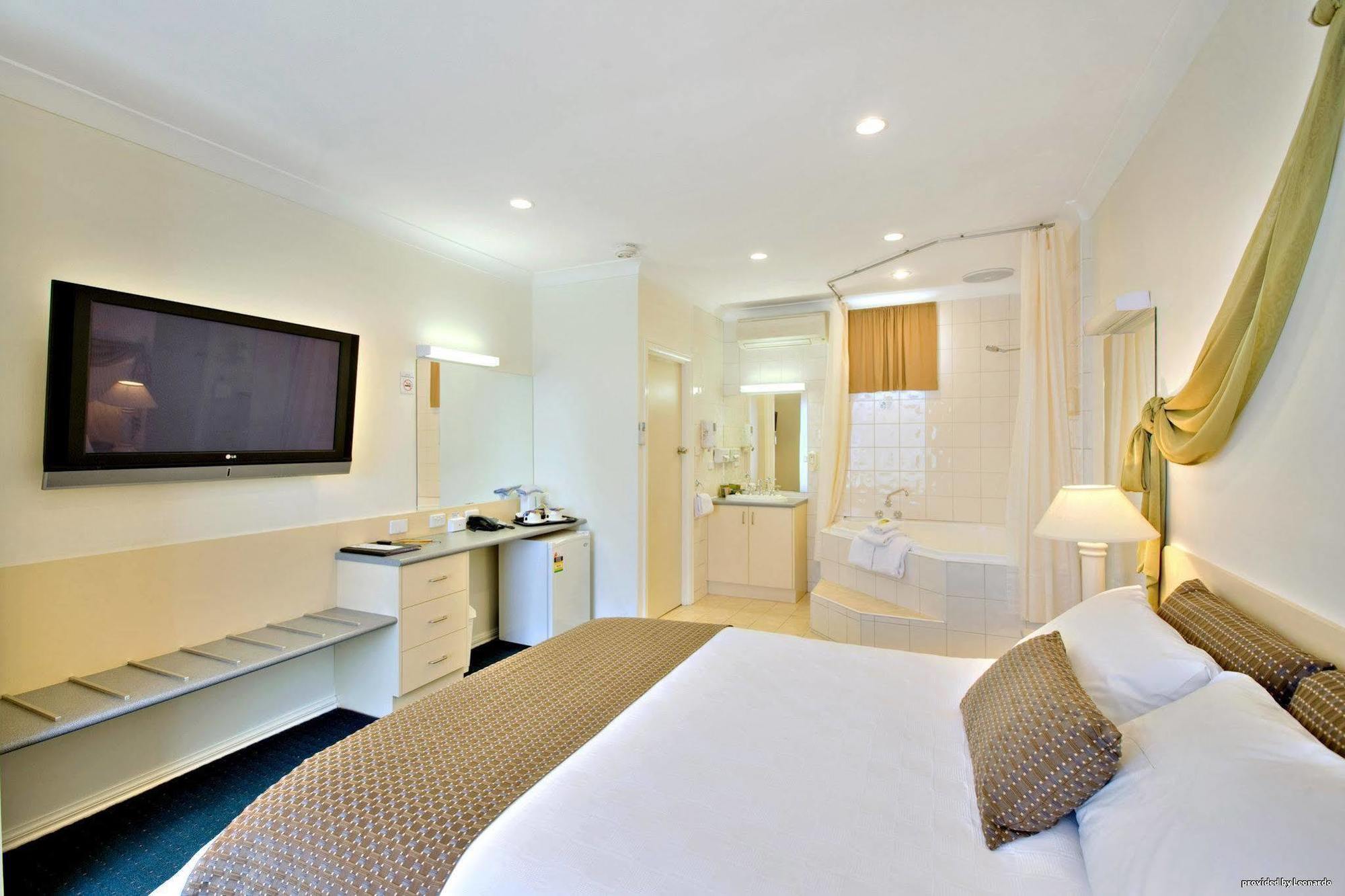 Melbourne'S Princes Park Hotel Екстер'єр фото