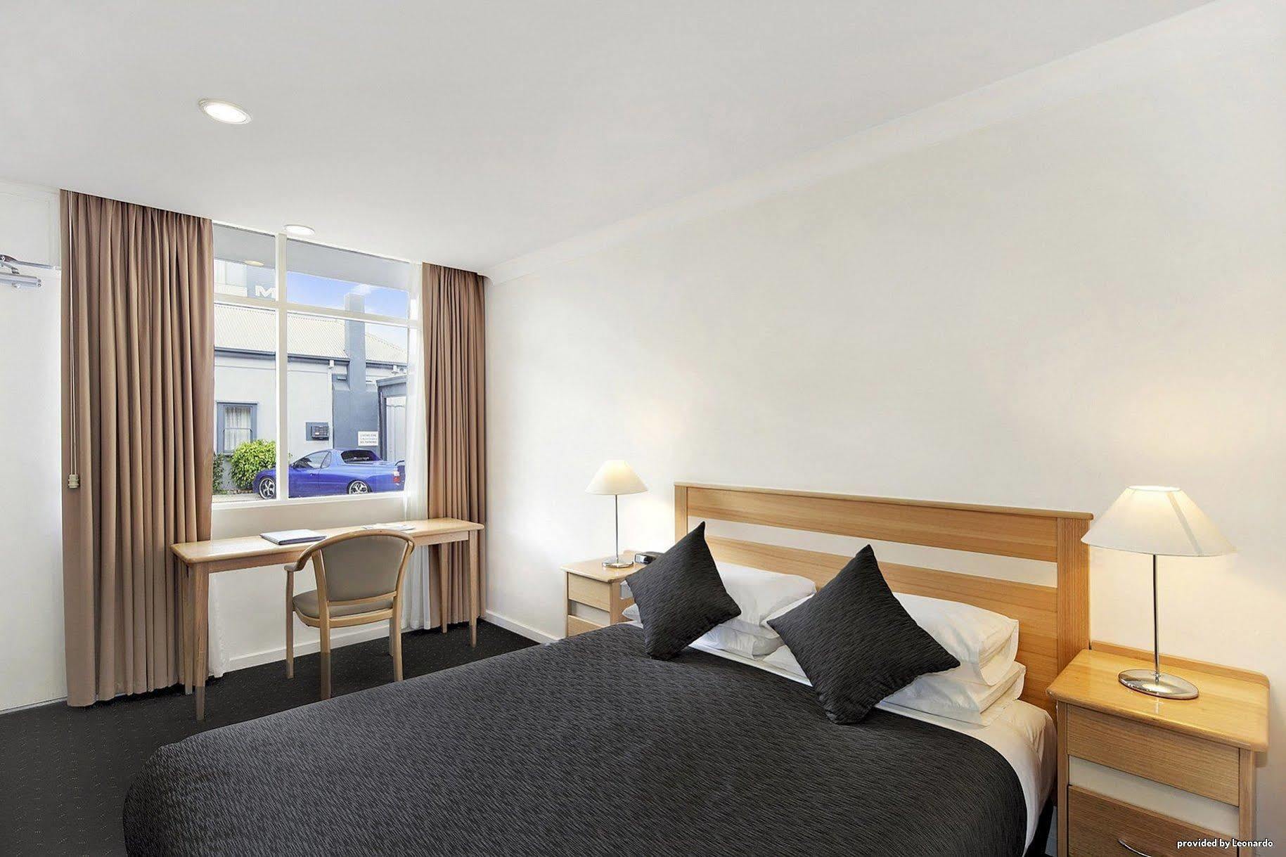 Melbourne'S Princes Park Hotel Екстер'єр фото