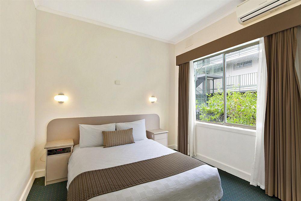 Melbourne'S Princes Park Hotel Екстер'єр фото